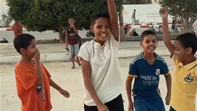 « من صغري بعشقه».. أطفال موريتانيا يتغنون بالأهلي قبل موقعة الهلال (فيديو)