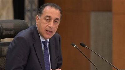 رئيس الوزراء يصل رأس غالب لتفقد محطة كهرباء من الرياح بالزعفرانة
