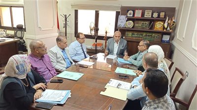 السكرتير العام سوهاج يعقد اجتماعا باللجنة العليا للتصالح على مخالفات البناء