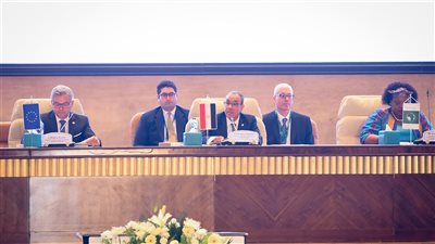 وزير الخارجية يفتتح الاجتماع الوزاري الثاني لـ