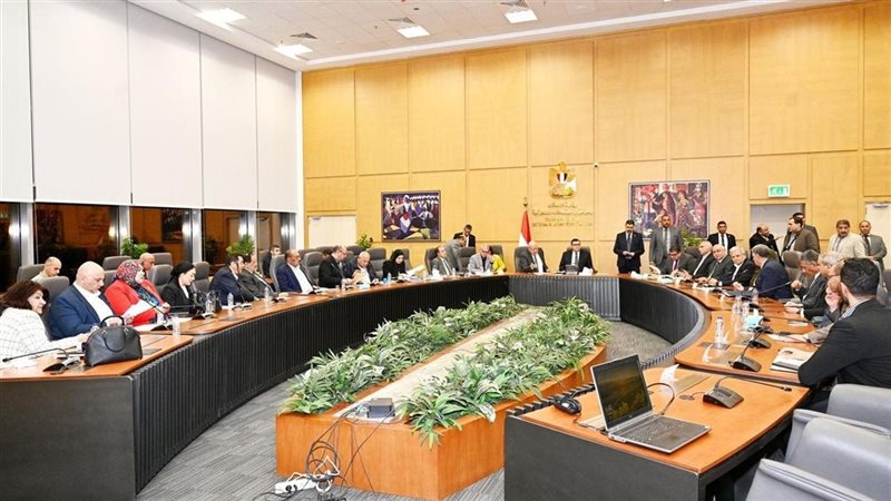 وزير الإسكان ونواب البرلمان والشيوخ