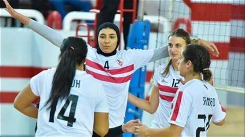 لاعبي الفريق الأول لكرة الطائرة سيدات بالزماك