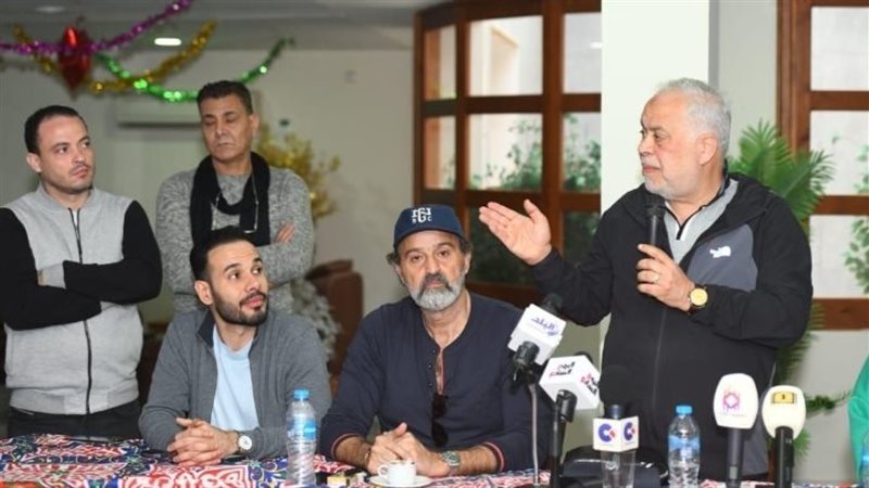 أشرف زكي في المؤتمر الصحفي بمقر دار رعاية الفنانين