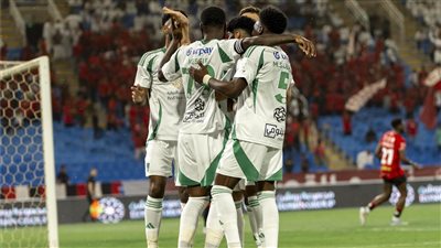 الأهلي يحقق الفوز على الرائد بثنائية في دوري روشن السعودي