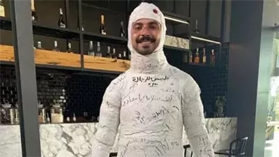  محمد أنور داخل جبيرة بالكامل: أنا كويس الحمد لله زي الفل