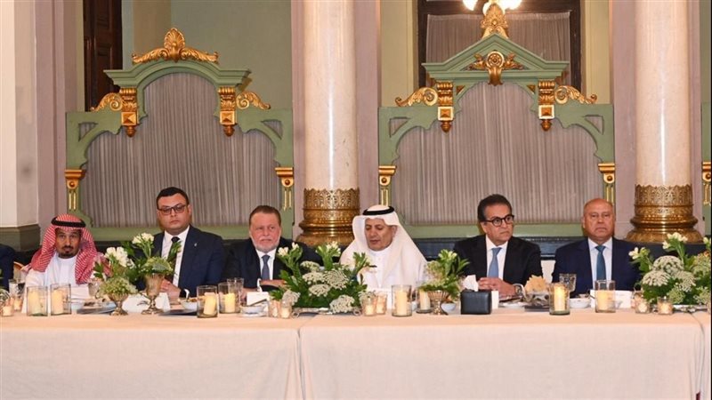  جلسة حوارية لوفد الغرف التجارية السعودية 