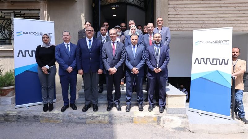عمرو طلعت وزير الاتصالات وتكنولوجيا المعلومات 