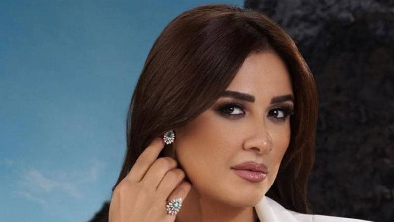 ياسمين عبد العزيز
