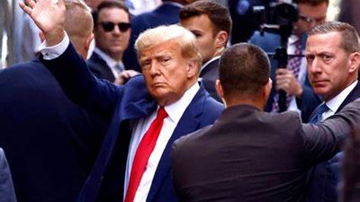 ترامب يدرس فرض رسوم على أشباه الموصلات لحماية الأمن القومي الأمريكي.. تفاصيل
