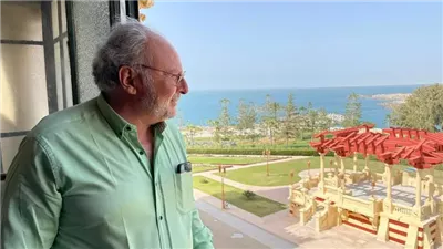 من مقهي 