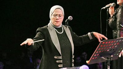 المايسترو إيمان جنيدي في ليلة طرب بأوبرا دمنهور