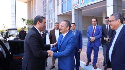 محافظ دمياط يشارك بالملتقى التكنولوجي الثاني للخريجين بالجامعة