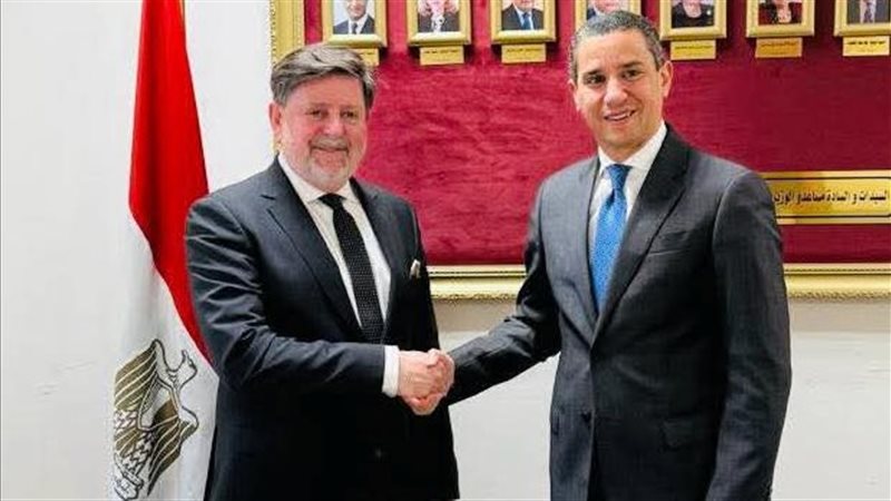 السفير راجي الإتربي ومدير إدارة OECD