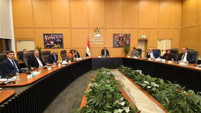 وزير الإسكان يوجه بسرعة الإنتهاء من مشروعات محدودي الدخل بـ 4 محافظات
