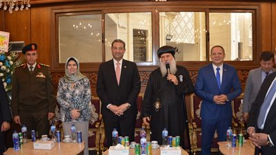 وفد من جامعة دمياط يزور كنيسة السيدة العذراء ويهنئ الأقباط بعيد القيامة