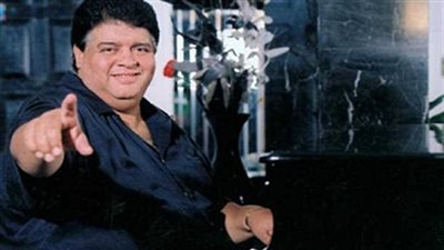 من وراء الكواليس إلى صدارة الفن.. هكذا صنع حسن أبو السعود أساطير الغناء