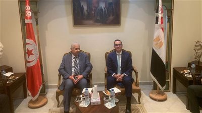 مصر وتونس تتفقان على تعزيز التعاون بمجالات التجارة والصناعة والاستثمار