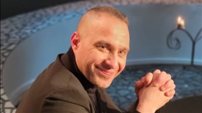 حسام حبيب يكشف العديد من تفاصيل حياته في لايف خاص على تيك توك.. الليلة