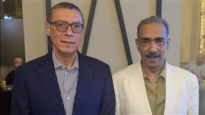 ياسر قمر يستقبل رئيس الاتحاد العربي للكرة الطائرة عقب وصوله للقاهرة