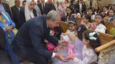 محافظ الغربية يحتفل مع الأقباط بعيد القيامة في المحلة وسمنود