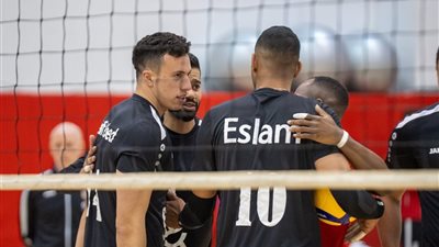 الأهلي يتصدر دوري سوبر الطائرة قبل جولتين من الحسم