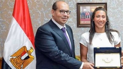اتحاد السباحة يوافق على ترشح فريدة عثمان للجنة الاعبين باللجنة الأولمبية المصرية