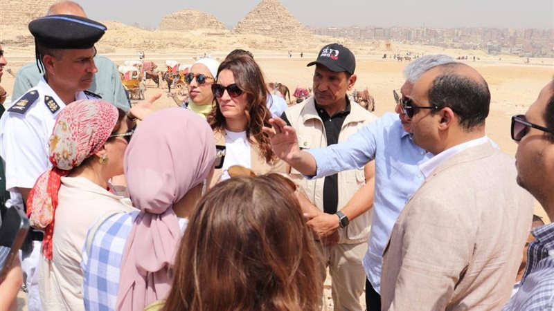 تفقد المنطقة الأثرية بأهرامات الجيزة