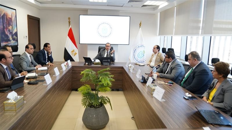 خلال الاجتماع 
