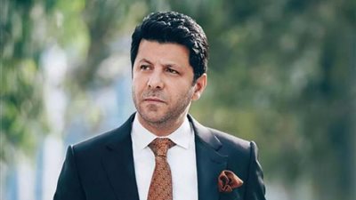 «خدني من القهاوي».. كيف كان وحيد حامد «صاحب الفضل» في مسيرة إياد نصار؟