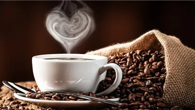 خبير يكشف سبب انتشار القهوة المغشوشة بنوى البلح والبسلة في الأسواق