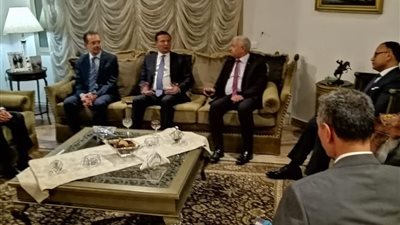 وزير الزراعة يلتقى بالوزراء والمسؤولين والمستثمرين التونسيين في منزل السفير المصري