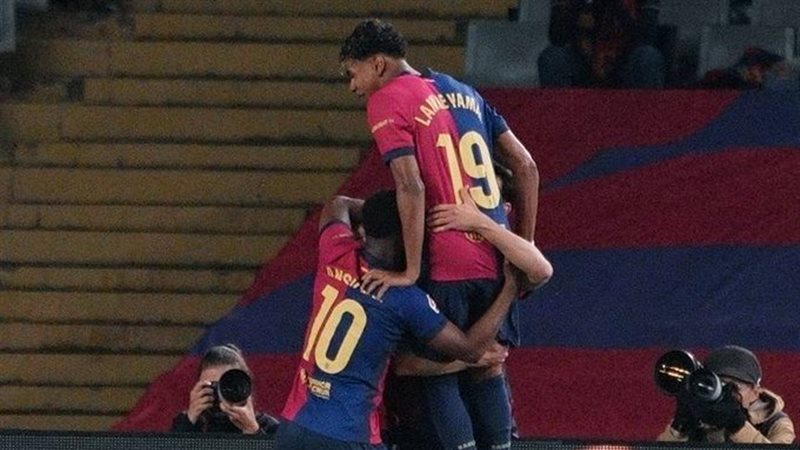 لاعبي برشلونة