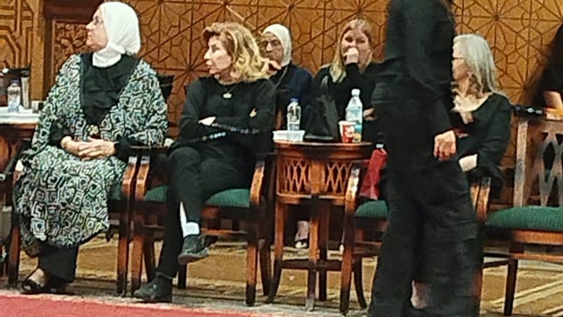 الإعلامية هالة سرحان في عزاء الراحل د.نبيل سالم