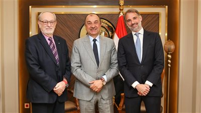 وزير قطاع الأعمال يبحث مع شركة إيطالية تطورات مشروع كيما للأسمدة بأسوان 