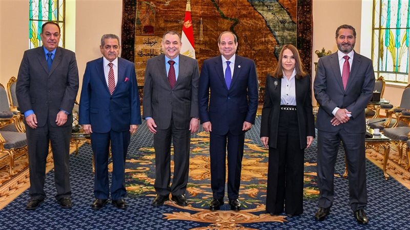 الرئيس السيسي وعدد من المستثمرين الكويتين