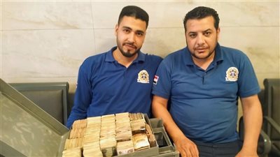 رجال إسعاف يعيدون 900 ألف جنيه لصاحب محل ذهب بعد حادث بطريق السويس