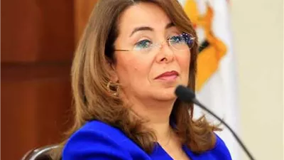 وزيرة التضامن تتقدم بالعزاء للدكتورة غادة والي في وفاة والدتها