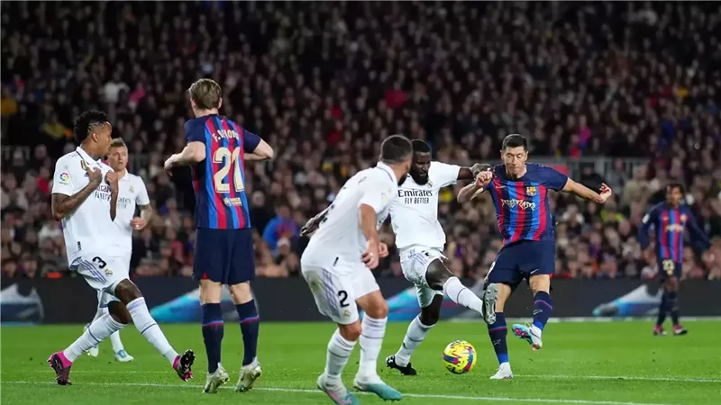 ريال مدريد وبرشلونة