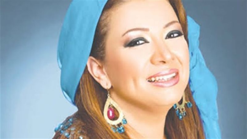 الفنانة انتصار 