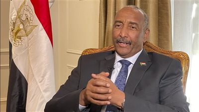 عبد الفتاح البرهان يصل القاهرة لبحث تعزيز العلاقات الثنائية بين البلدين