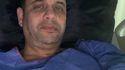 مصطفى قمر ممنوع من الكلام لمدة أسبوع بعد خضوعه لعملية في الأحبال الصوتية