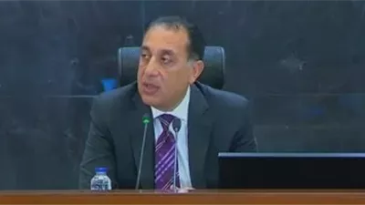 رئيس الوزراء يتفقد مركز سيطرة الشبكة الوطنية للطوارئ والسلامة العامة بديوان عام الغربية