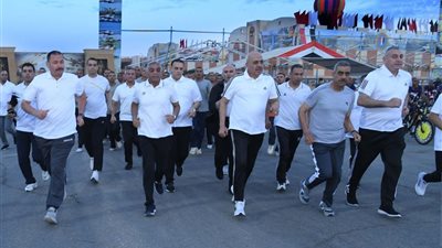 الفريق أحمد خليفة يتفقد المنظومة التعليمية بمعهد ضباط الصف المعلمين