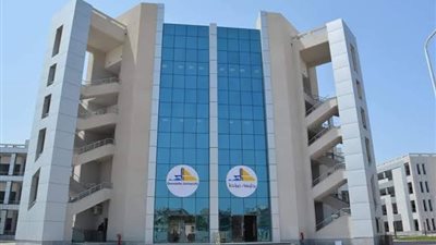 رئيس جامعة دمياط: تعليق الدارسة للطلاب غداً الإربعاء لسوء الأحوال الجوية
