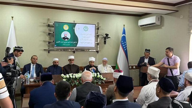 وزير الأوقاف يلقي محاضرة بسمرقند