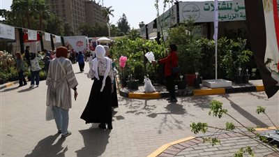 معرض زهور الربيع يشهد إقبالا كبيرا من المواطنين خلال إجازة عيد العمال