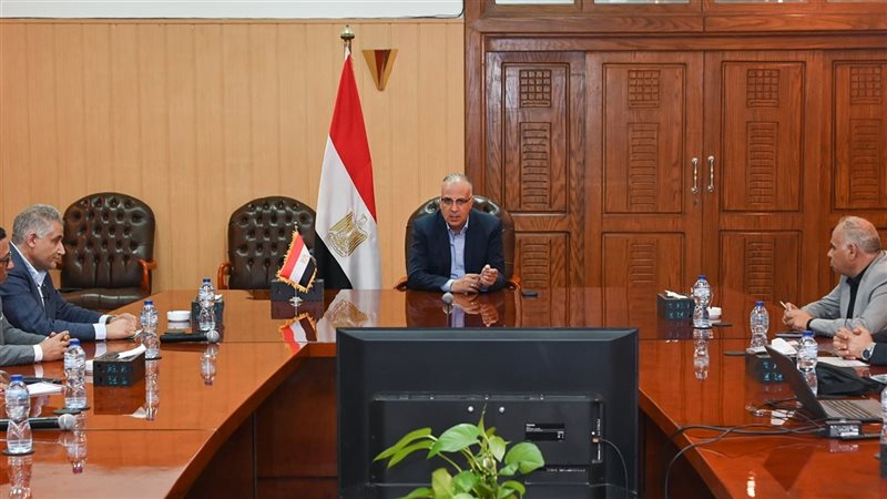 اجتماع وزير الري