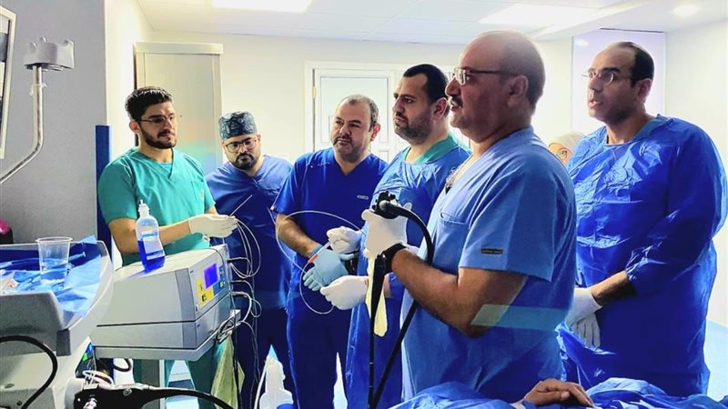 الفريق الطبى اثناء اجراء العملية