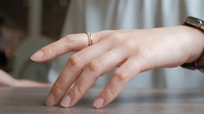 حكم ارتداء الخاتم في صباع السبابة 