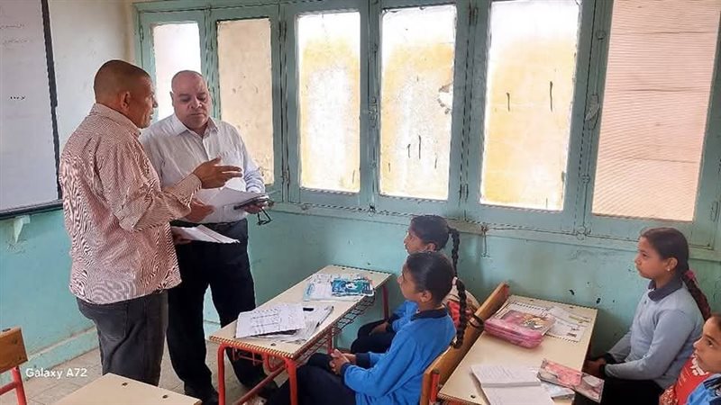 جولة مفاجئة لمدير تعليم البحر الاحمر